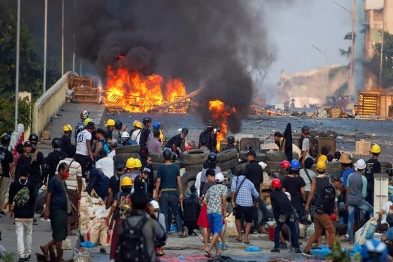 Myanmar death toll mounts amid protests military crackdown  മരണസംഖ്യ  മ്യാൻമാറിൽ സൈനിക നടപടി  ഓങ് സാൻ സൂ ചി  ബർമ  സേവ് ദ ചിൽഡ്രൻ