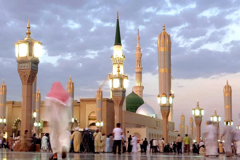 Corona virus: Children banned from entering Haram Madani during Ramadan