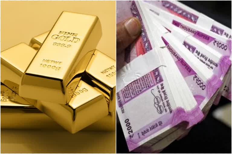 police seized money and huge gold in malappuram  police seized money in malappuram  malappuram crime  flying squad  മലപ്പുറം പൊലീസ്  ഫ്ലൈയിങ് സ്‌ക്വാഡ്  അനധികൃത പണവും സ്വർണവും പിടികൂടി