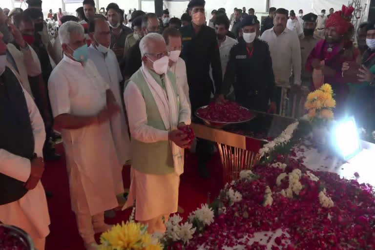 CM Manohar Lal paid tribute rohtak