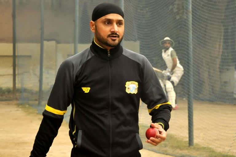 Harbhajan Singh did Bhangra After His Quarantine Period Ahead Of IPL