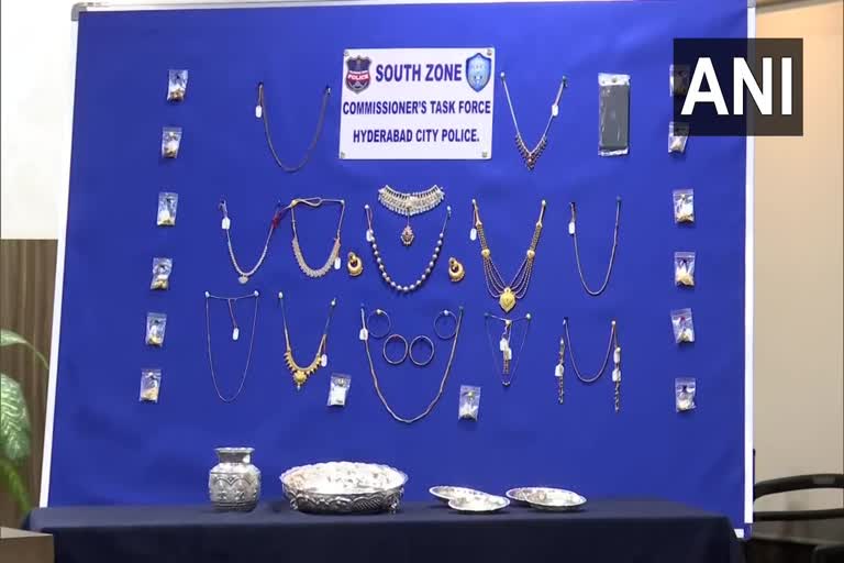 thief nabbed news jewelery found news മോഷ്‌ടാവ് പിടിയില്‍ വാര്‍ത്ത ആഭരണം കണ്ടെത്തി വാര്‍ത്ത