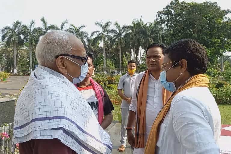 congress CLP leader narasingha mishra meet protest bjp mla in assemly