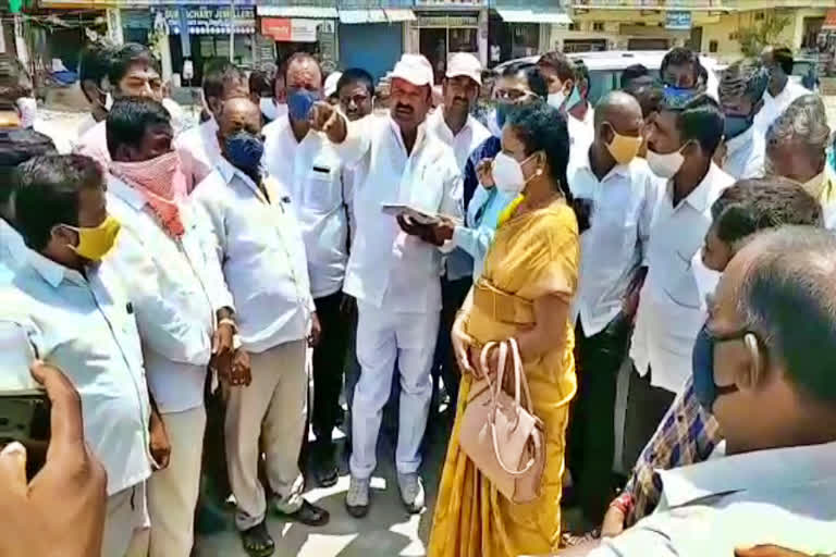 mla venkateswara reddy tour in devarakadra