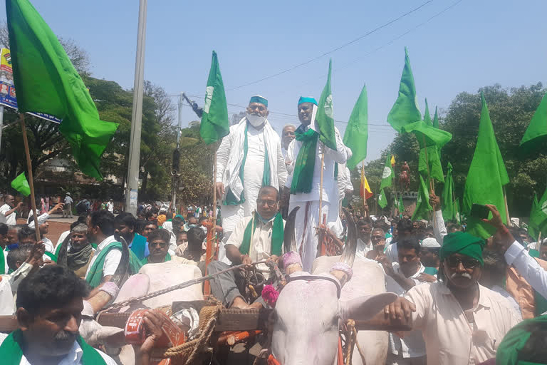 farmers-mahapanchayat-at-ghazipur-border-today