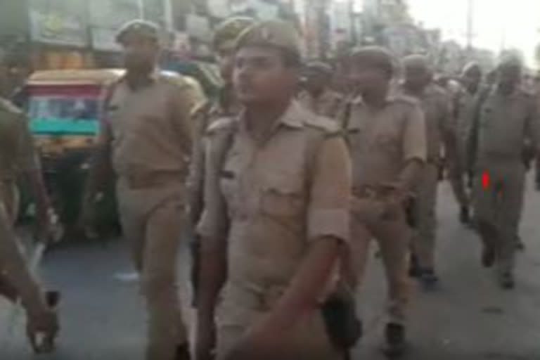 गश्त करती मुगलसराय पुलिस