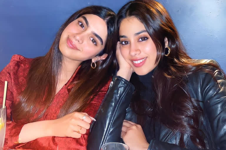 Janhvi Kapoor is painting NYC red with Khushi Kapoor