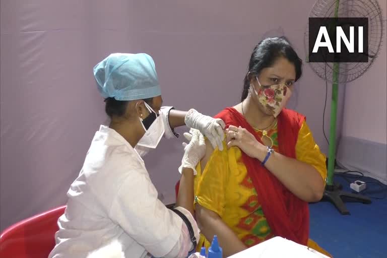 Surat-based company conducts free COVID-19 vaccination