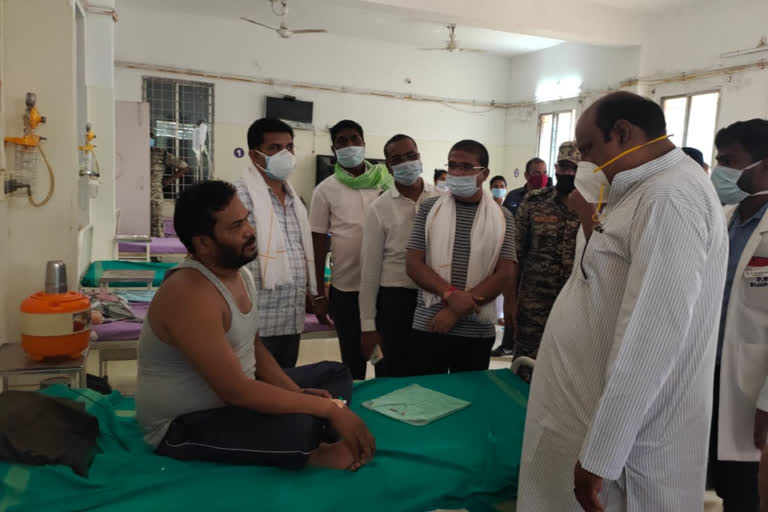 soldiers injured in naxalite attack, Revenue Minister Jaisingh Agarwal reached Bijapur