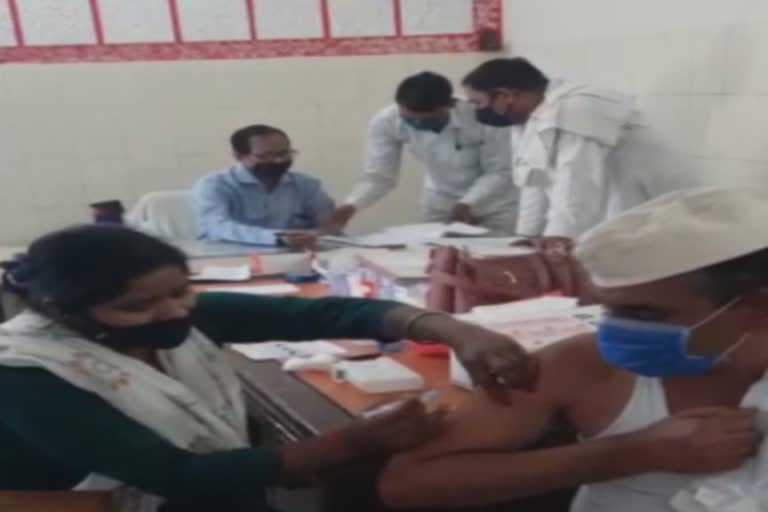 Inmates in MP's Gwalior Central Jail receive COVID-19 vaccine jab