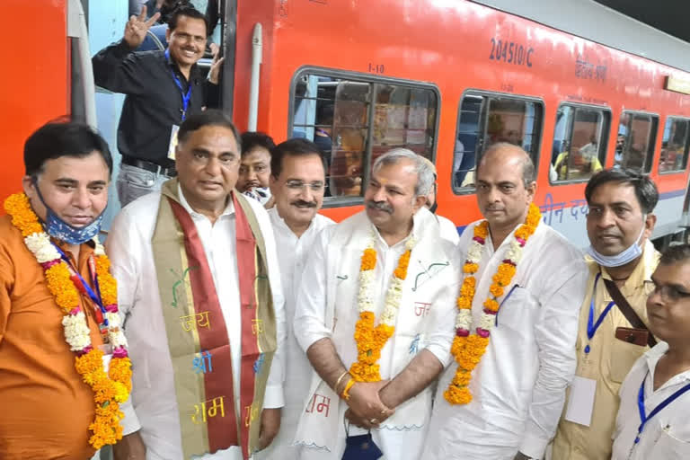 BJP state president leaves batch of pilgrims to Ayodhya