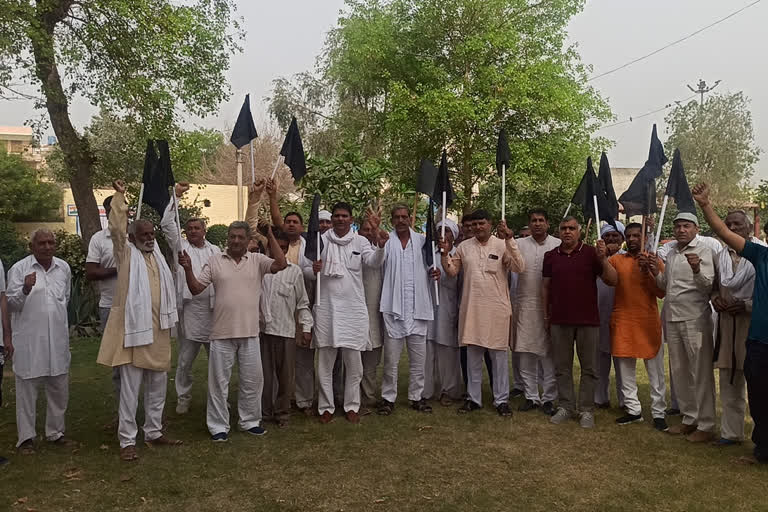 Charkhi Dadri Due to farmers protest, Tau Devi Lal's death anniversary was  canceled.