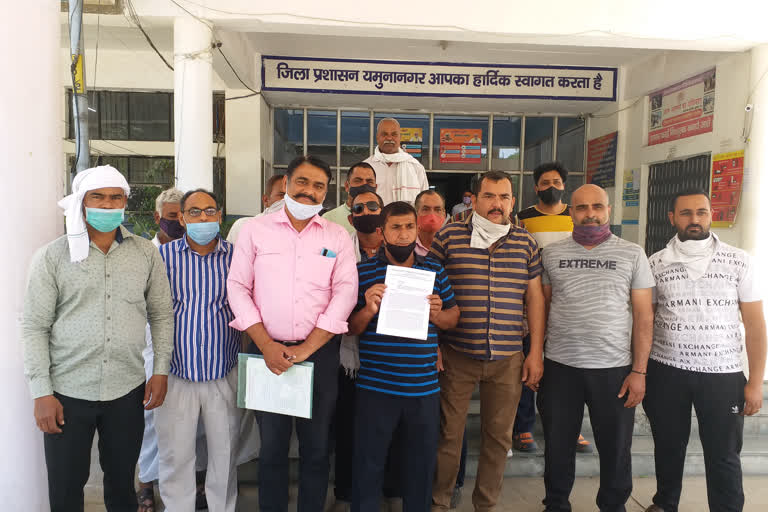 Yamunanagar Animal Dairy Operators Accuse Archas and Markets Committee of Collusion