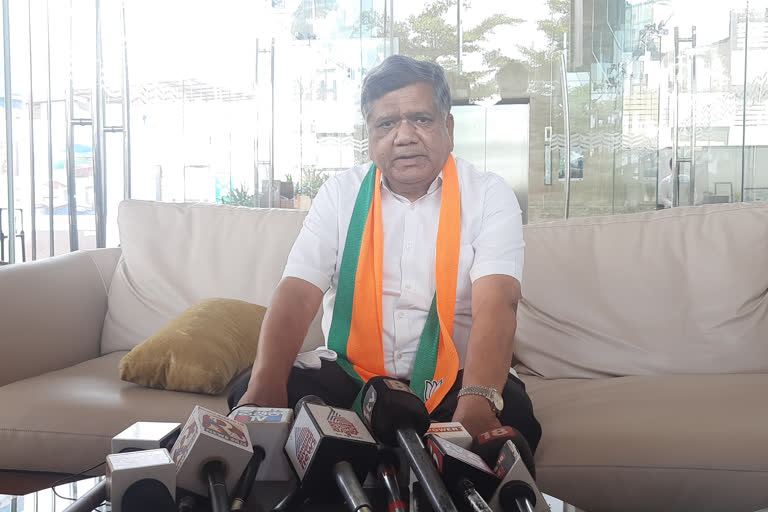 Industry Minister Jagdish Shettar