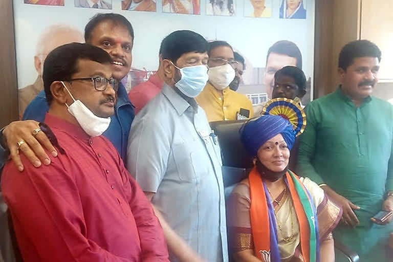 Republican party given opportunity to Sunita Wadekar as Deputy Mayor of Pune Municipal Corporation