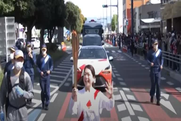 Tokyo  Olympic torch relay  Olympian Akiko Suzuki  Akihito Goto