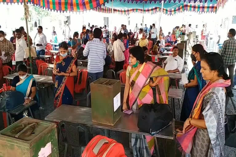 parishad elections arragements in markapuram, markaopuram elections staff going to polling stations