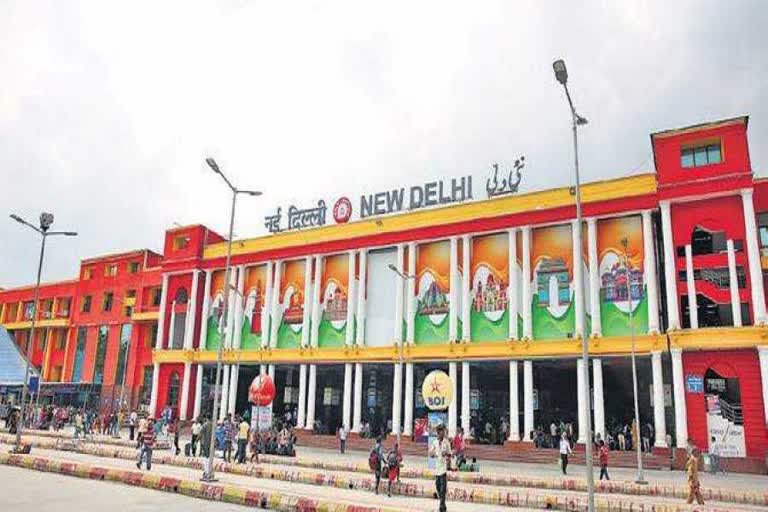 Crowd of people at new delhi railway station