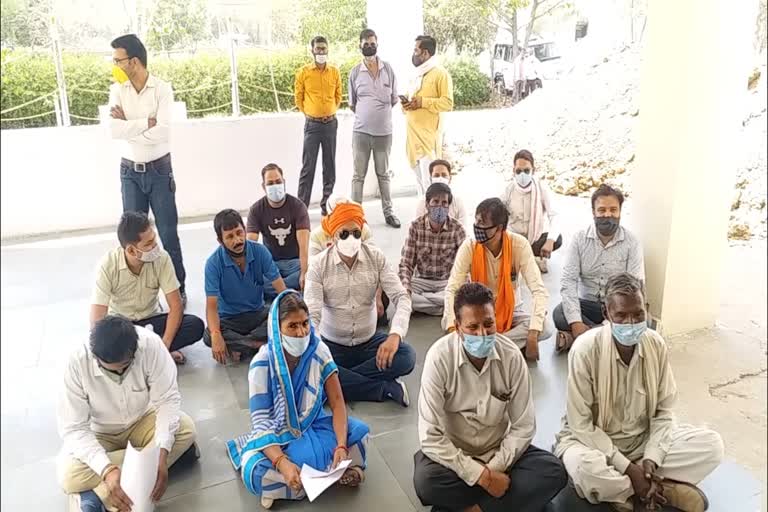 Morena Love Jihad, Hindu Jagran Manch activist sitting on dharna