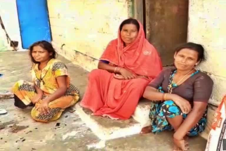 A poor family in Nanjanagudu still waiting for Govt facility