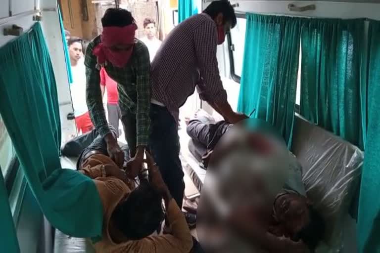 Two bikes clashed face to face in dholpur, दो बाइकों में आमने-सामने भीषण भिड़ंत