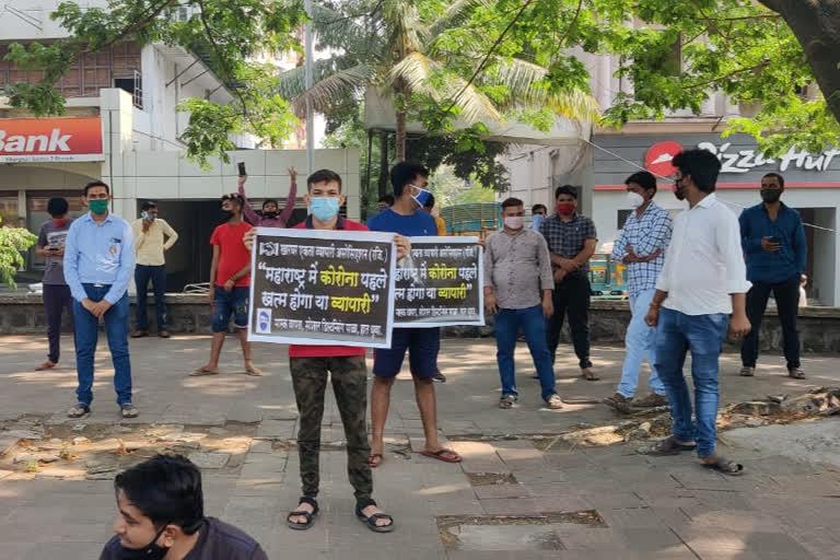 Bussinessmen in Kharghar stage protest against mini lockdown