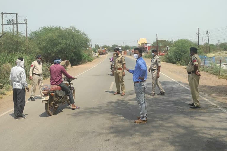 25 thousand rupees challan from 50 people walking without a mask in Bemetra