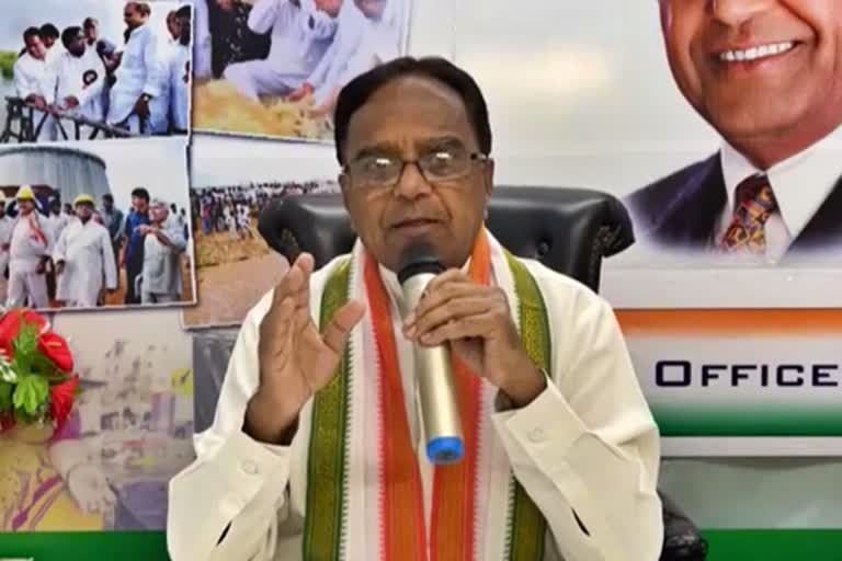 ponnala lakshmaiah allegations on kcr