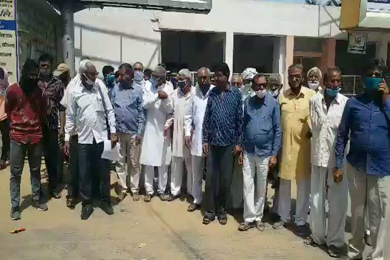 Roadways employees protest,  Roadways employees submitted memorandum