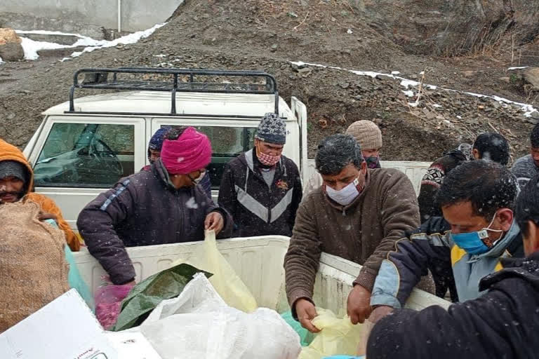 Lahaul Spiti Administration distribute Ration