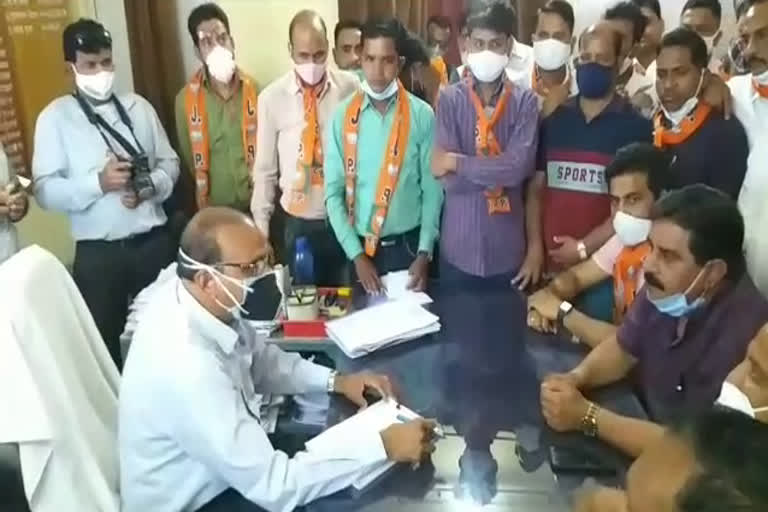 Jhalawar's latest Hindi news , राजस्थान की ताजा हिंदी खबरें, पेयजल व्यवस्था को लेकर प्रदर्शन