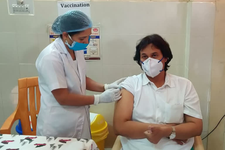 MLA Kumar Bangarappa takes Covid Vaccine at Soraba