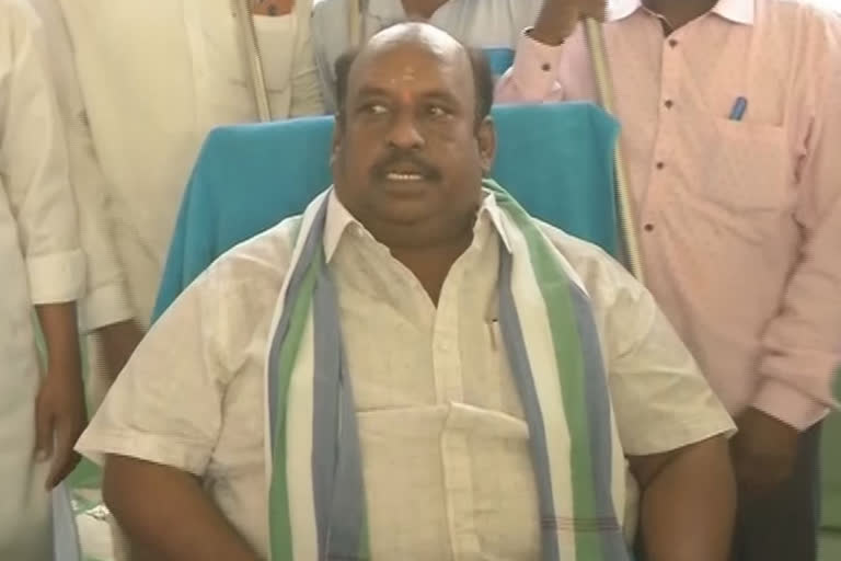 Guntur city ycp corporator Ramesh Gandhi died