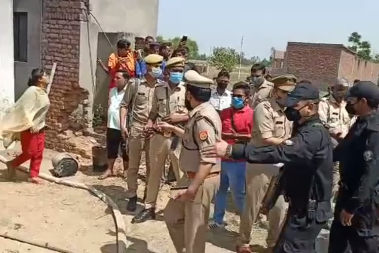 5 dead  5 killed in explosion in illegal cracker unit in UP  illegal cracker factory Uttar Pradesh  An explosion at an illegal cracker factory in the Bijnor district of Uttar Pradesh has claimed the lives of five people.