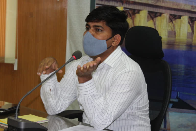 dc orders for covid-19 guidelines in koderma