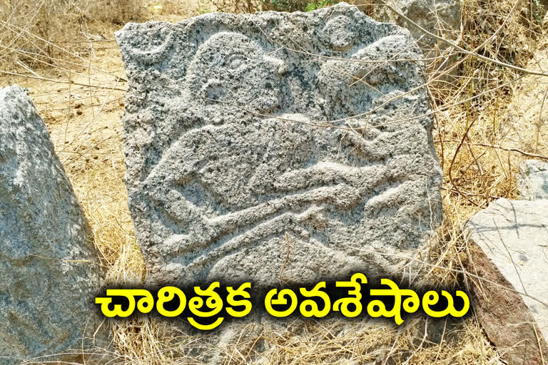 Sculptures, veeragallu Sculptures found in turkapally