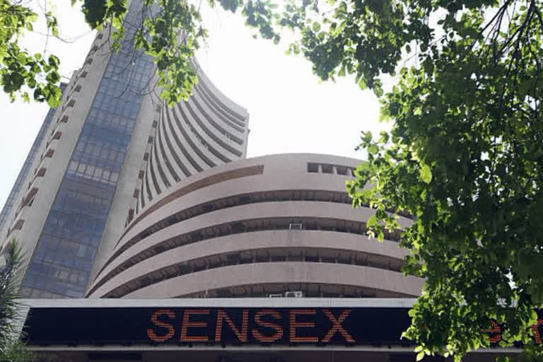 indian stock markets closed with negative mark