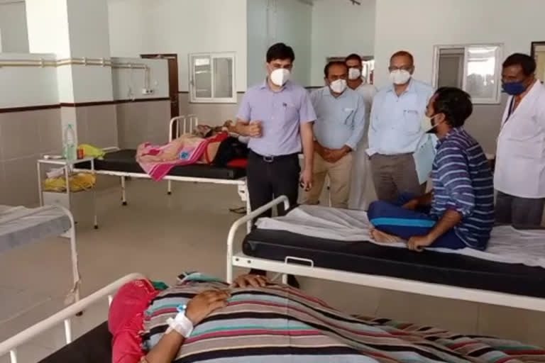 कलेक्टर ने की कोविड अस्पताल का निरीक्षण, Collector inspects covid Hospital