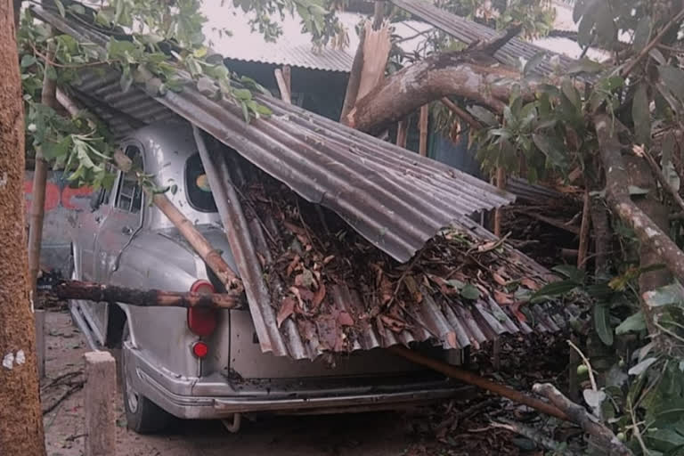 ঝড়ে দেওয়াল চাপা পড়ে কুমারগঞ্জে মৃত্যু এক মহিলার,