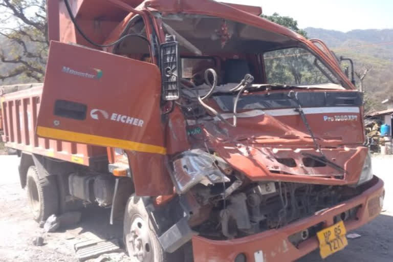 uncontrolled Tipper rammed into the truck