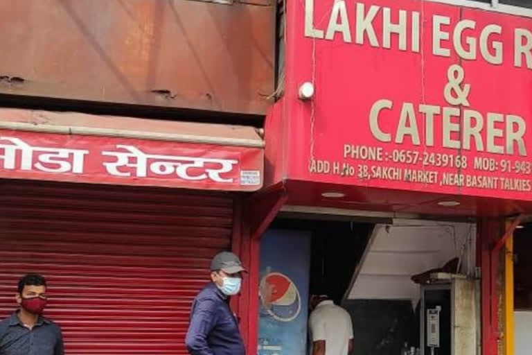 two shops sealed for not following corona rules in jamshedpur