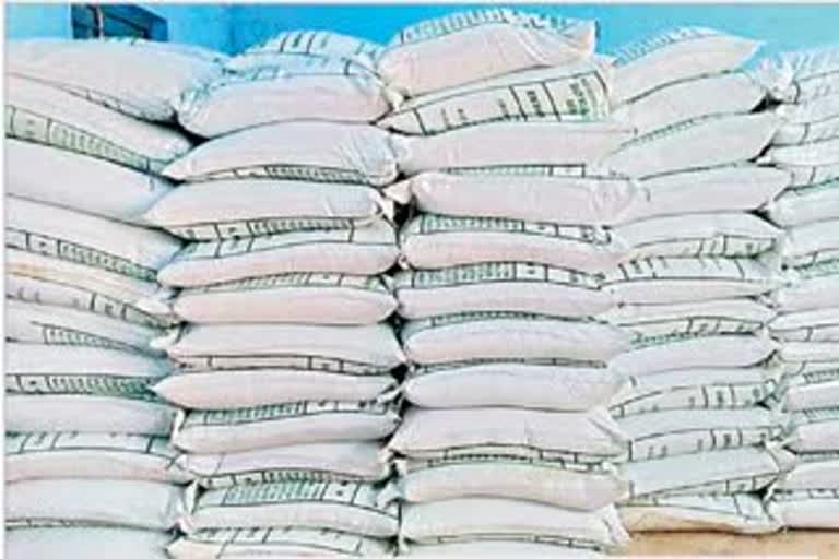 Centre directs fertiliser firms not to hike MRP of non-urea fertilisers; sell at old rates