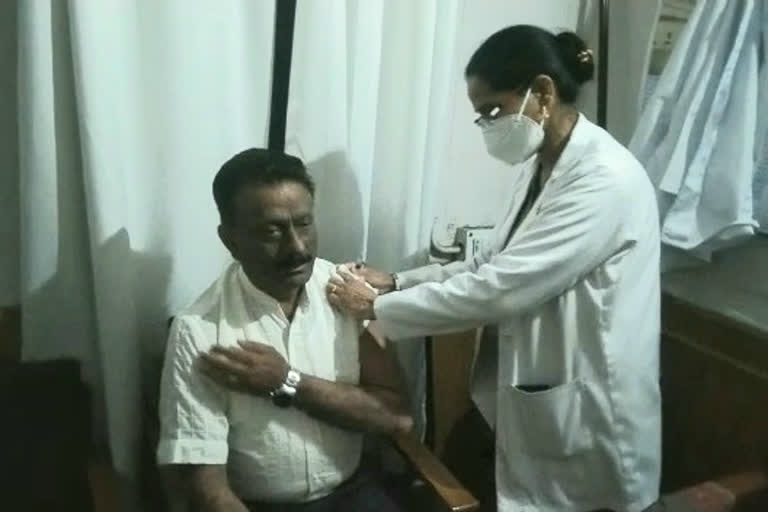 Kuldeep Rathore Corona vaccination