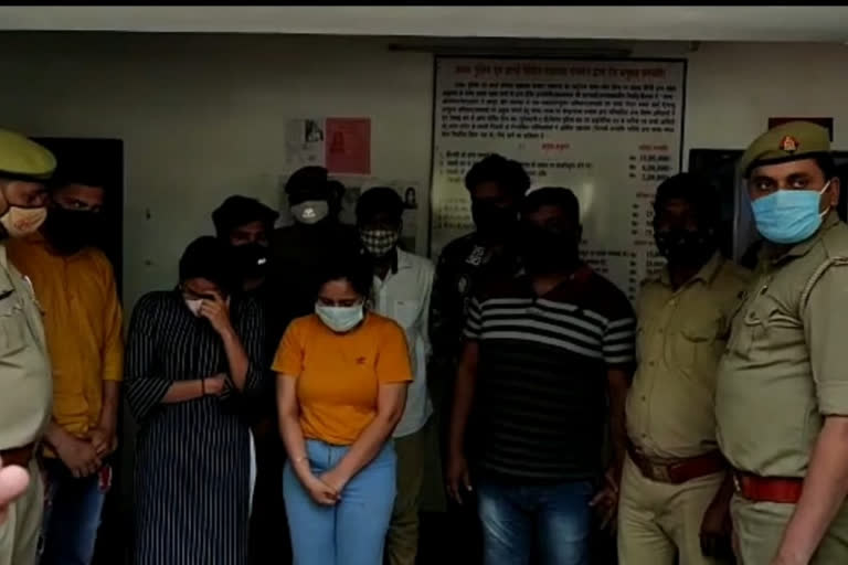 fraud gang arrest in ghaziabad  women fraud in ghaziabad  fraud gang incidents in ghaziabad  money fraud incidents  लाइफ इंश्योरेंस के नाम पर ठगी  गाजियाबाद में ठगी की घटनाएं  कविनगर पुलिस गाजियाबाद