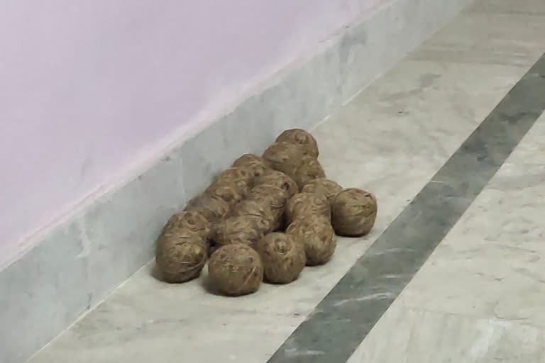 200 bombs recovered from government community hall of Nanur in West Bengal