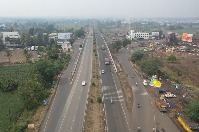 राष्ट्रीय महामार्गावर तुरळक वाहतूक