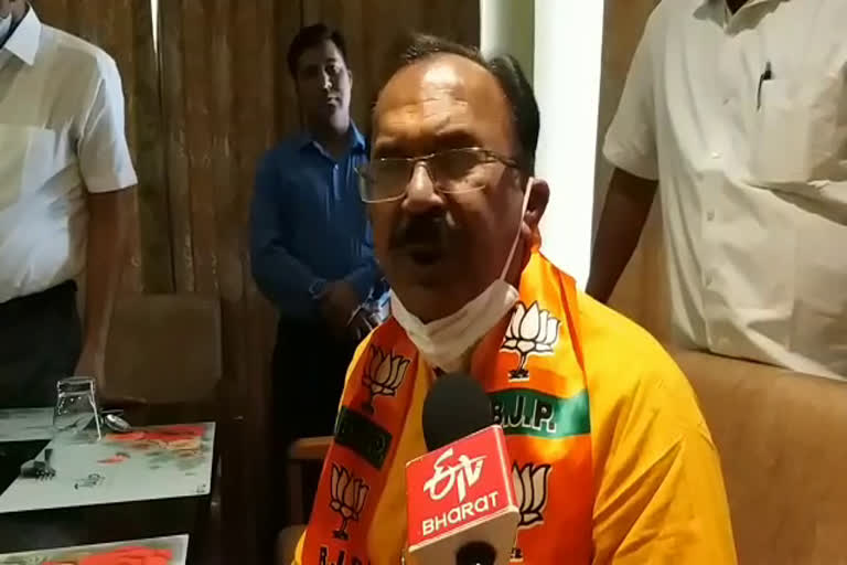 आसाम में भाजपा सरकार बनने का दावा, Claim to form BJP government in Assam,  ETV bharat conversation with Devnani reached Bhilwara