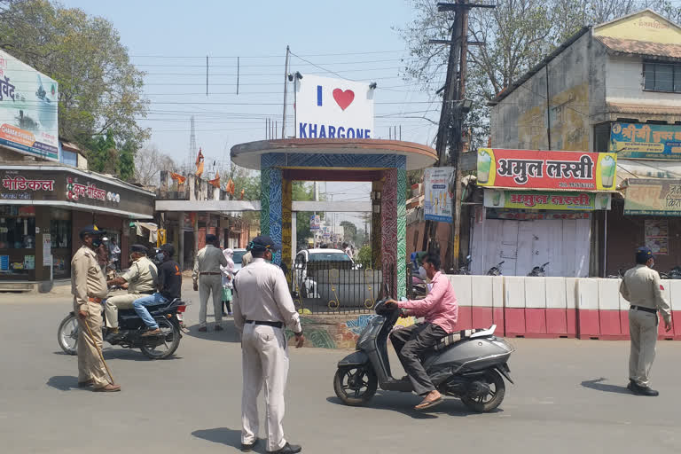 'Corona curfew' in Khargone, police strictly following