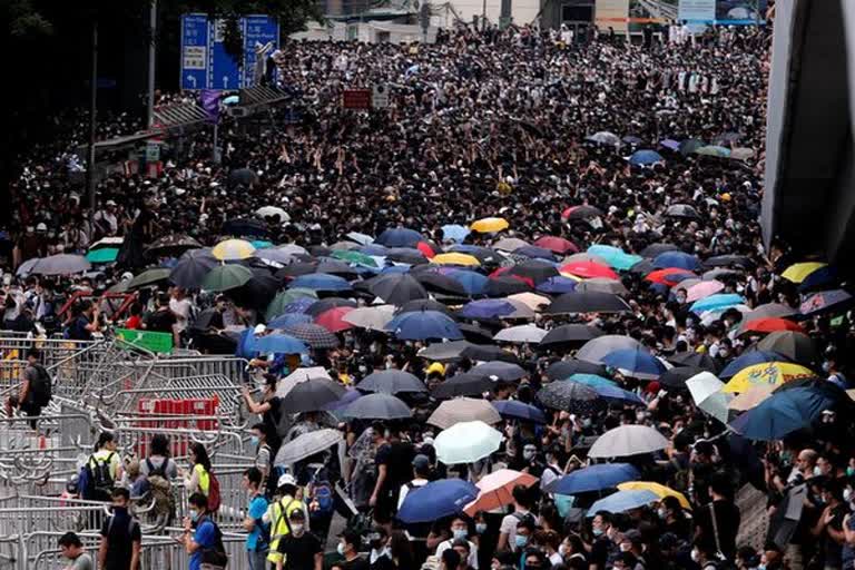 Hong Kong  Hong Kong anti-govt protests  ഹോങ്കോങ് സർക്കാർ വിരുദ്ധ പ്രക്ഷോഭം  എക്‌സ്ട്രാഡിഷൻ ബില്ല്  extradition bill