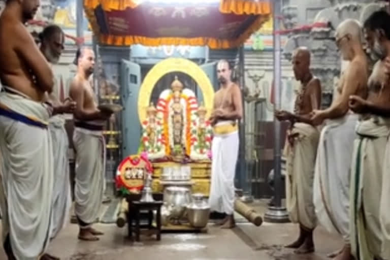 வரதராஜ பெருமாள் கோயிலில் உடையார்பாளையம் உற்சவம் வரதராஜ பெருமாள் உடையார்பாளையம் உற்சவம் உற்சவம் காஞ்சிபுரம் மாவட்ட செய்திகள் Udayarpalayam festival Varadaraja Perumal temple Udayarpalayam festival at Varadaraja Perumal temple! Kanchipuram latest news Kanchipuram district news